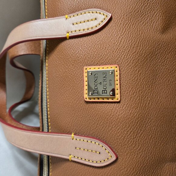 Dooney & Bourke Saddle Pebble Satchel – Chic Everyday Classic - Picture 4 of 9